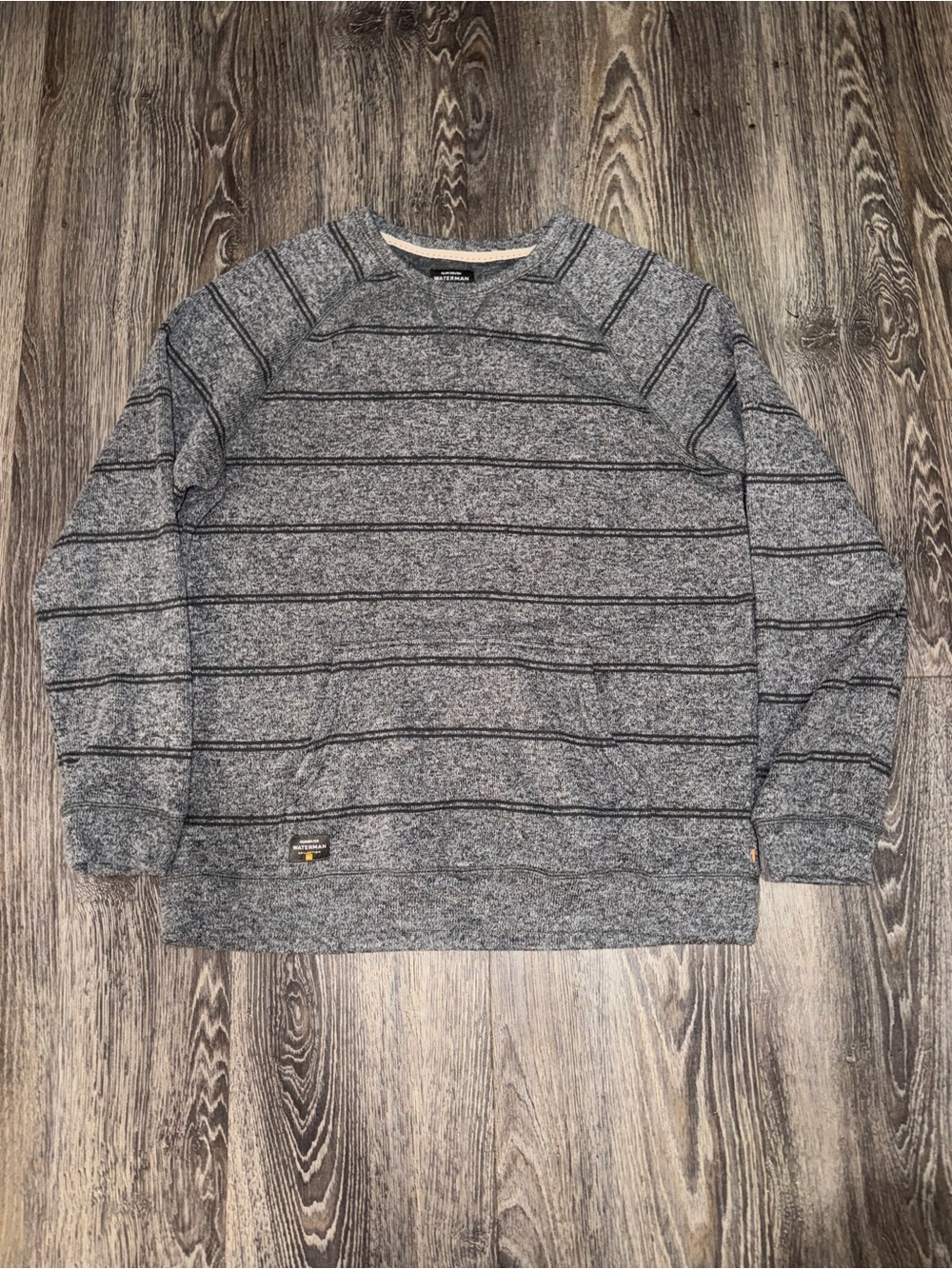 Quiksilver gray heather with black stripes long sleeve crewneck Size XL